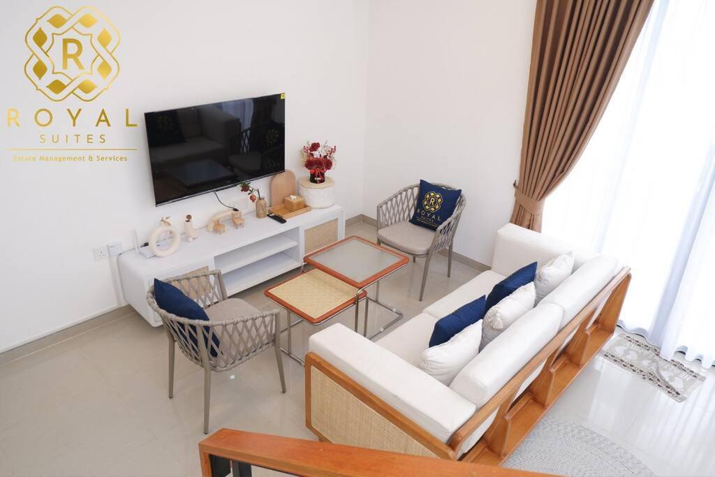 Villa Royal 3br With Private Pool - C9 *